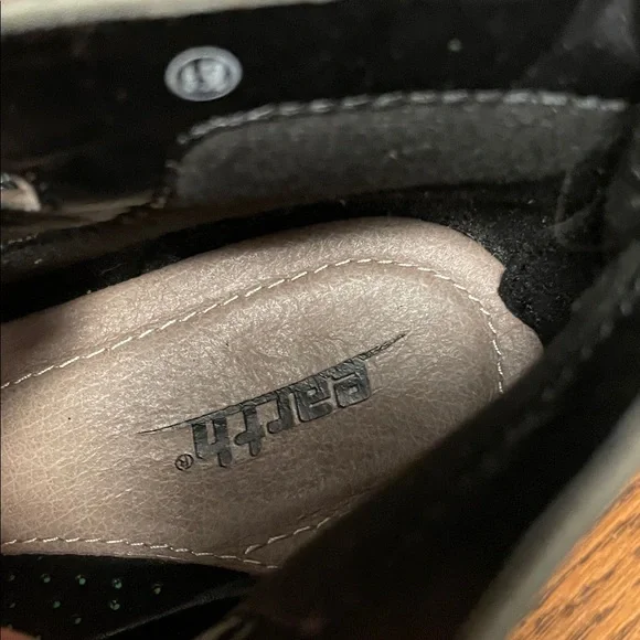 Earth Brand Serrano Black & Gray Women's size 6 heels with Velcro & zip closure - Picture 2 of 7